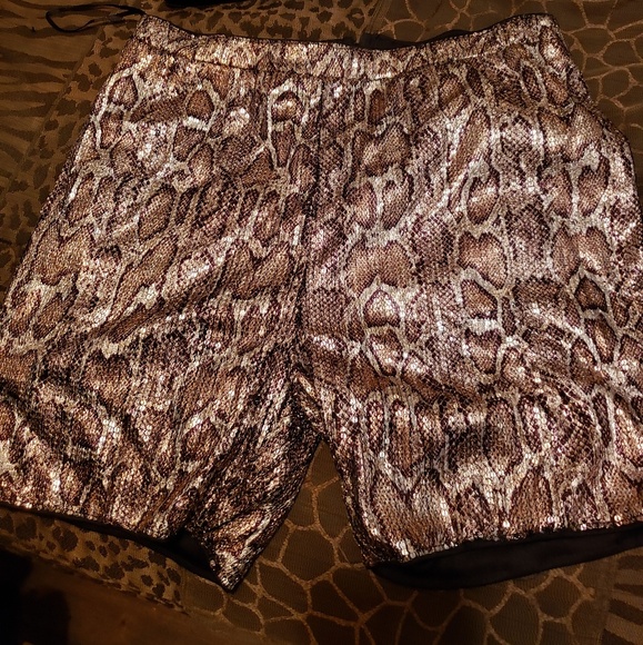 Outfit - Picture 2 of 2